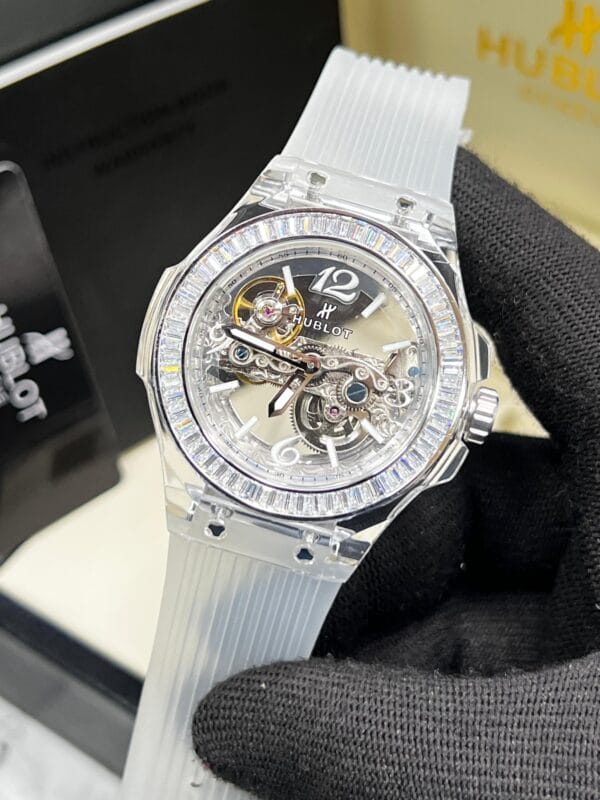 HUBLOT BIG BANG RAINBOW
Swiss Made Skeleton
Premium Quality - Image 3